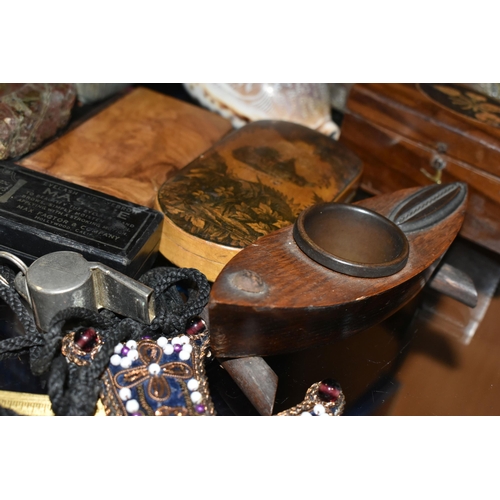 389 - A GROUP OF TREEN, METAL WARE AND MISCELLANEOUS ITEMS, to include an Asian lime paste container (or K... 