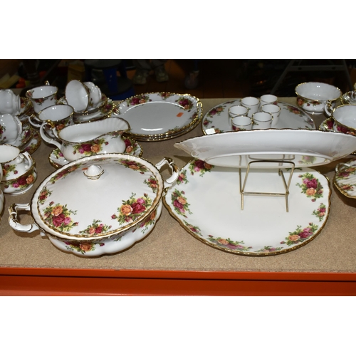 444 - A LARGE QUANTITY OF ROYAL ALBERT 'OLD COUNTRY ROSES' PATTERN DINNER AND TEAWARE, comprising a large ... 