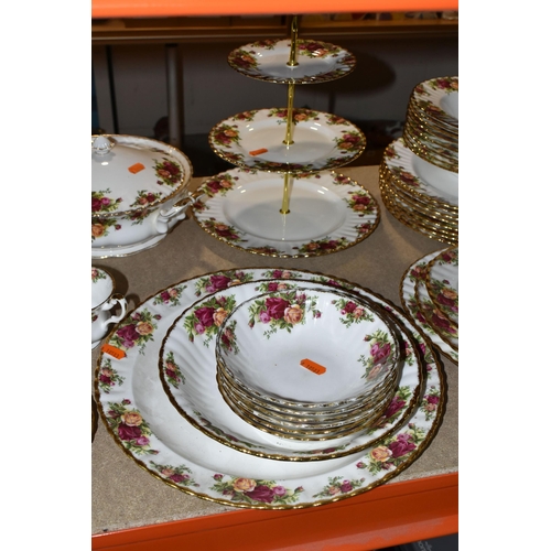 444 - A LARGE QUANTITY OF ROYAL ALBERT 'OLD COUNTRY ROSES' PATTERN DINNER AND TEAWARE, comprising a large ... 