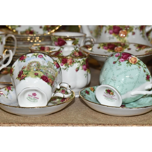 453 - A LARGE QUANTITY OF ROYAL ALBERT 'OLD COUNTRY ROSES' PATTERN TEA AND DINNERWARE, comprising three te... 