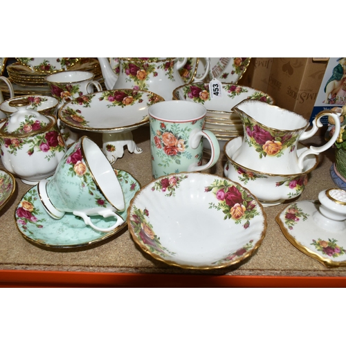 453 - A LARGE QUANTITY OF ROYAL ALBERT 'OLD COUNTRY ROSES' PATTERN TEA AND DINNERWARE, comprising three te... 