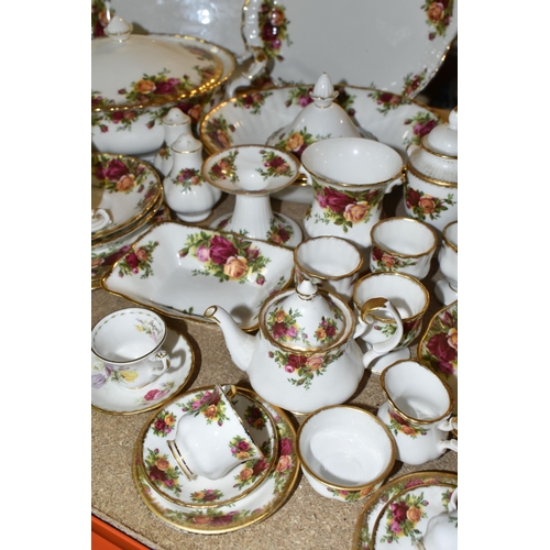 453 - A LARGE QUANTITY OF ROYAL ALBERT 'OLD COUNTRY ROSES' PATTERN TEA AND DINNERWARE, comprising three te... 