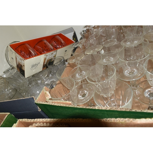 508 - SIX BOXES AND LOOSE GLASS WARES ETC, to include six boxed Luminarc green Stockholm glasses, four box... 