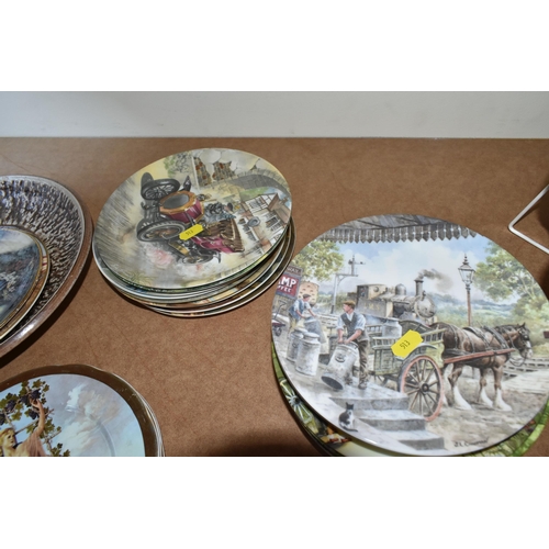 513 - A QUANTITY OF COLLECTORS PLATES ETC, to include nine Wedgwood 'Wind in the Willows', Royal Doulton '... 