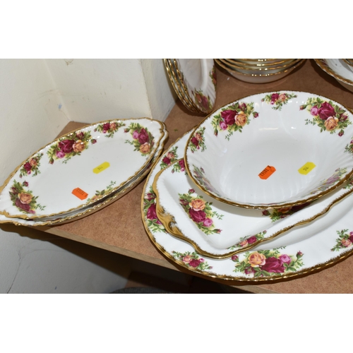 514 - A QUANTITY OF ROYAL ALBERT OLD COUNTRY ROSES TEA AND DINNER WARES ETC, comprising twelve dinner plat... 