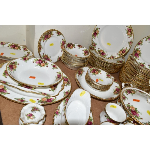 514 - A QUANTITY OF ROYAL ALBERT OLD COUNTRY ROSES TEA AND DINNER WARES ETC, comprising twelve dinner plat... 