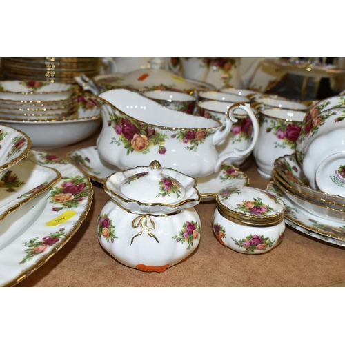 514 - A QUANTITY OF ROYAL ALBERT OLD COUNTRY ROSES TEA AND DINNER WARES ETC, comprising twelve dinner plat... 