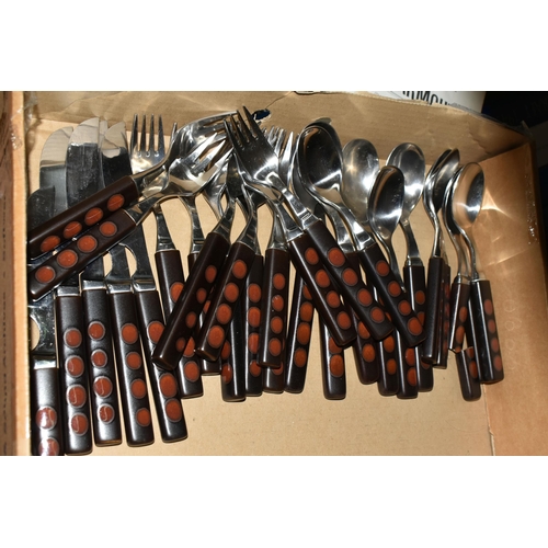 520 - SIX BOXES OF MISCELLANEOUS SUNDRIES, to include a set of Denby Touchstone 'Arabesque' cutlery, two c... 