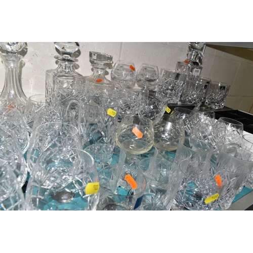 522 - A QUANTITY OF CUT CRYSTAL AND GLASSWARE, comprising a boxed set of six Royal Doulton Crystal whisky ... 