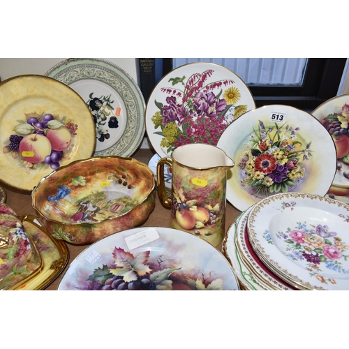 513 - A QUANTITY OF COLLECTORS PLATES ETC, to include nine Wedgwood 'Wind in the Willows', Royal Doulton '... 