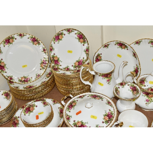 514 - A QUANTITY OF ROYAL ALBERT OLD COUNTRY ROSES TEA AND DINNER WARES ETC, comprising twelve dinner plat... 