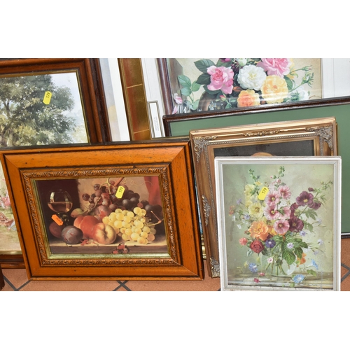 579 - A QUANTITY OF FRAMED DECORATIVE PRINTS, to include two Miles Birket Foster landscapes with children,... 