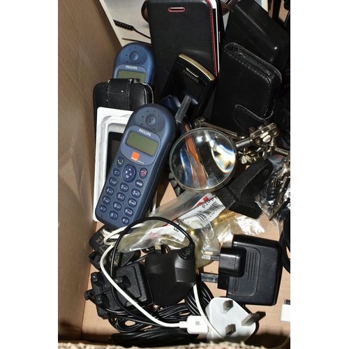 561 - A BOX AND LOOSE ELECTRONICS ETC, to include a cased Sony CCD-TRV37E video camera, boxed Ross RE-221 ... 