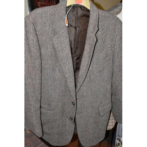 631 - A GROUP OF SIX GENTLEMEN'S 'HARRIS TWEED' JACKETS, 100% wool, patterns include Hound's Tooth, Herrin... 