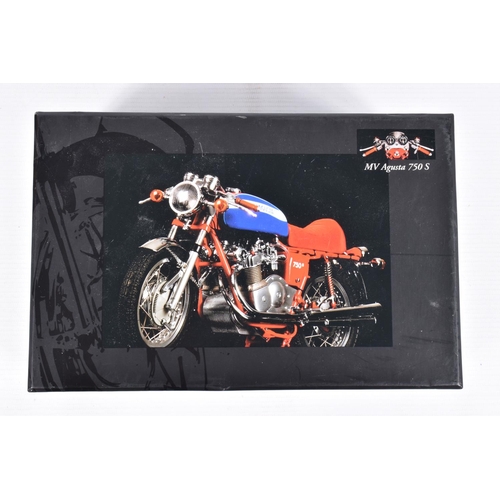 64 - TWO BOXED 1:12 SCALE CLASSIC BIKE SERIES DIECAST MV AGUSTA DIECAST MODELS, the first is a MV Agusta ... 