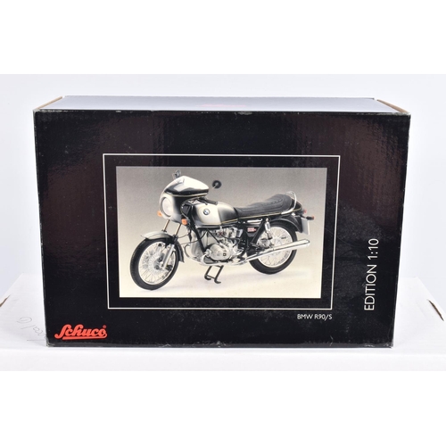 136 - A BOXED SCHUCO B.M.W. R90/S MOTORBIKE MODEL, No.06520, 1/10 scale, with a cased Guiloy B.M.W. R100S ... 