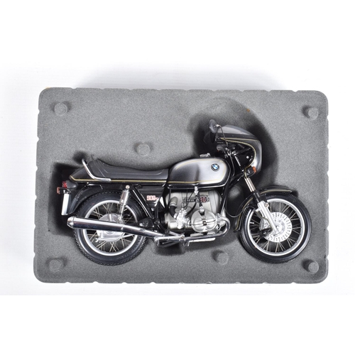 136 - A BOXED SCHUCO B.M.W. R90/S MOTORBIKE MODEL, No.06520, 1/10 scale, with a cased Guiloy B.M.W. R100S ... 