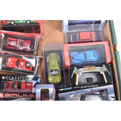 141 - A QUANTITY OF BOXED AND BOXED MODERN DIECAST EUROPEAN AND AMERICAN CAR MODELS, to include a quantity... 