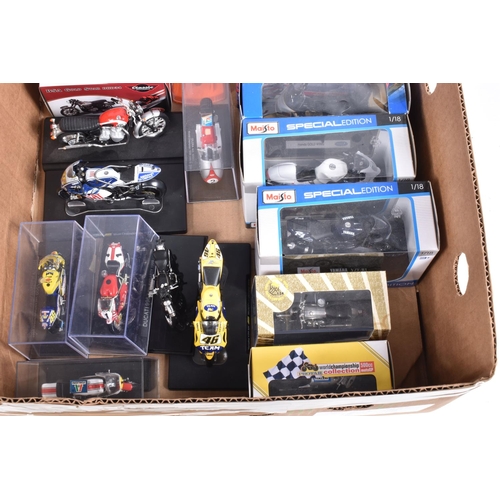 142 - A QUANTITY OF BOXED AND UNBOXED MODERN DIECAST AND PLASTIC MOTORBIKE MODELS, to include limited edit... 