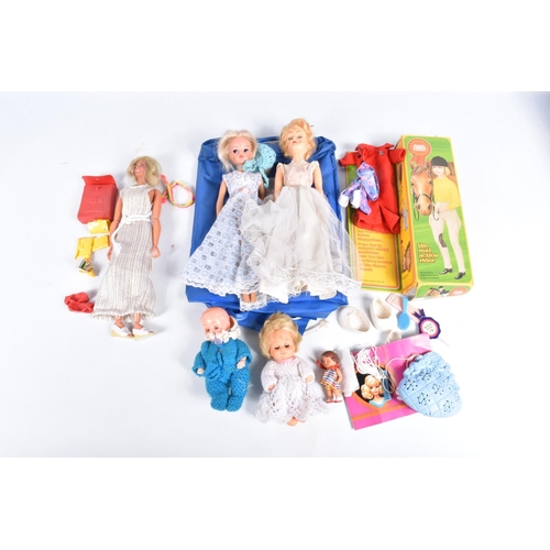 165 - A QUANTITY OF ASSORTED 1970'S DOLLS, unboxed Pedigree Sindy, marked '033050X' to back of neck and 'M... 