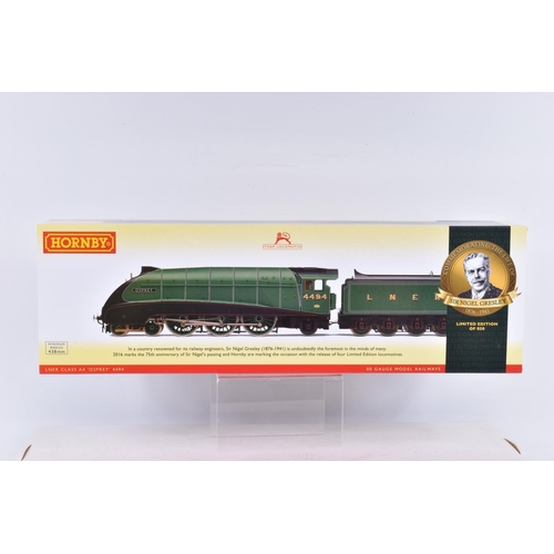 177 - A BOXED OO GAUGE HORNBY MODEL RAILWAYS CLASS A4 4-6-2, no. 4494 'Osprey' in LNER Apple Green gloss f... 