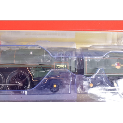 185 - A BOXED OO GAUGE HORNBY MODEL RAILWAYS STANDARD 6MT, Late BR Clan Class 4-6-2, no. 72009 'Clan Stewa... 