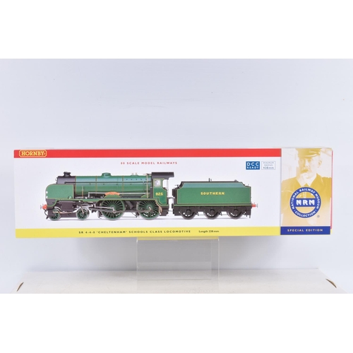 186 - A BOXED OO GAUGE HORNBY MODEL RAILWAYS CLASS V SCHOOLS 4-4-0, no. 425 'Cheltenham' in SR Green as pr... 