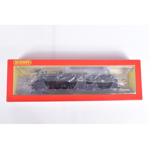 191 - A BOXED OO GAUGE HORNBY MODEL RAILWAYS DIESEL Class 8F 2-8-0, no. 48045 in BR Black with late crest ... 