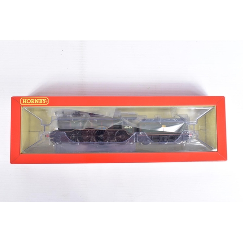 192 - A BOXED OO GAUGE HORNBY MODEL RAILWAYS BR EARLY 4-6-0 CLASS B17, no. 61665 'Leicester City' in BR Gr... 