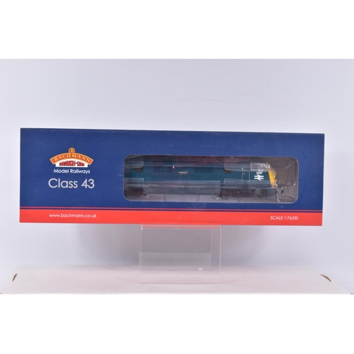 210 - A BOXED OO GAUGE BACHMANN BRANCHLINE MODEL RAILWAYS Class 43 Warship D836 'Powerful' in BR Blue, ite... 