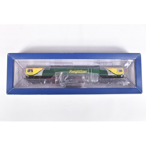 235 - A BOXED OO GAUGE BACHMANN BRANCHLINE MODEL RAILWAY Class 66, no. 66416 in Freightliner Powerhaul liv... 