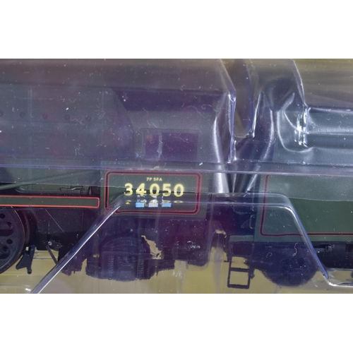 259 - A BOXED OO GAUGE HORNBY MODEL RAILWAYS CLASS 7P6F REBUILT BATTLE OF BRITAIN 4-6-2 LOCOMOTIVE, no. 34... 