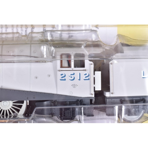 260 - A BOXED OO GAUGE  HORNBY MODEL RAILWAYS  LNER CLASS A4  'SILVER FOX' STEAM LOCOMOTIVE 4-6-2, no. 251... 