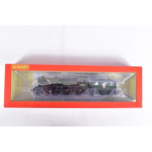 262 - A BOXED OO GAUGE HORNBY MODEL RAILWAYS  CLASS B17 STEAM LOCOMOTIVE 4-6-0. no. 61619 'Welbeck Abbey' ... 