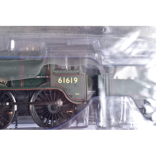 262 - A BOXED OO GAUGE HORNBY MODEL RAILWAYS  CLASS B17 STEAM LOCOMOTIVE 4-6-0. no. 61619 'Welbeck Abbey' ... 