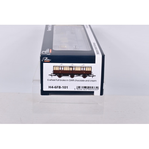 271 - SEVEN BOXED OO GAUGE HATTONS MODEL RAILWAYS GENESIS COACHES, to include a 6 wheel composite lavatory... 