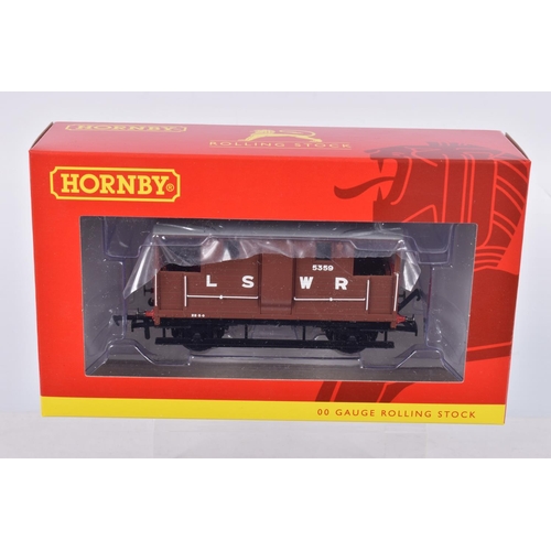 273 - TWELVE BOXED OO GAUGE HORNBY MODEL RAILWAYS ROLLING STOCK to include a 6 Wheel Milk Tank, United Dai... 