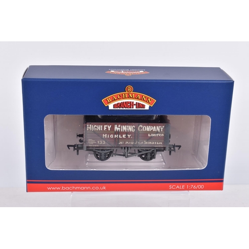 275 - TEN BOXED OO GAUGE BACHMANN BRANCHLINE WAGONS, to include four of the  China Clay in BR Bauxite Weat... 