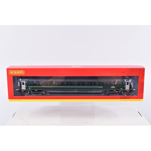 279 - EIGHT BOXED OO GAUGE HORNBY MODEL RAILWAYS ROLLING STOCK, to include GWR Mk3 Sliding Door TSD Coach ... 