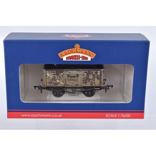 282 - TWELVE BOXED OO GAUGE BACHMANN BRANCHLINE MODEL RAILWAYS WAGONS, to include twelve of the 16 tone St... 