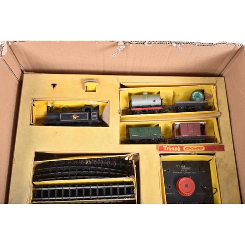 299 - A PART BOXED TRI-ANG RAILWAYS OO GAUGE GOODS SET, comprising class 3F 'Jinty' tank locomotive No.476... 