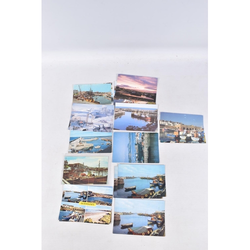 315 - A LARGE COLLECTION OF POSTCARDS, approximately 700 to include Scarborough, Scargill, Scarton, Scotto... 