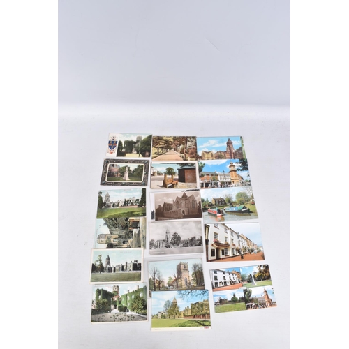 321 - A LARGE COLLECTION OF POSTCARDS, approximately 600 to include Robin Hoods Bay, Rochdale, Roker, Rook... 