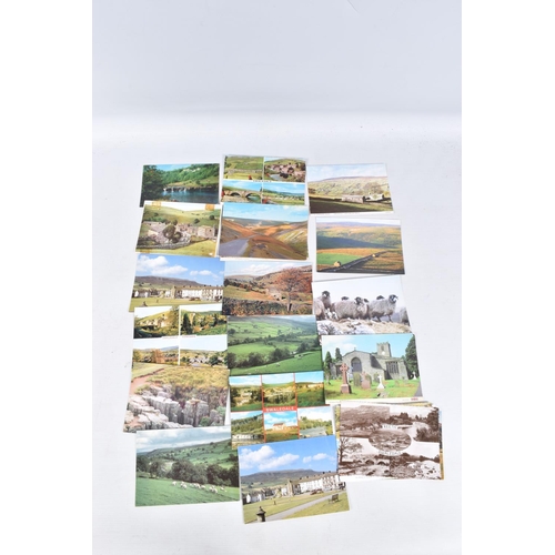 323 - A LARGE COLLECTION OF POSTCARDS, approximately 850 to include Southport, South Shields, Spalding, Sp... 