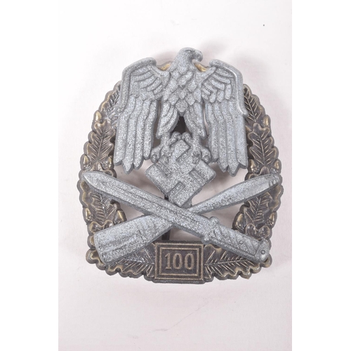 392 - A GERMAN 100 GENERAL ASSAULT BADGES, this has a vertical pin and catch on the reverse and the makers... 