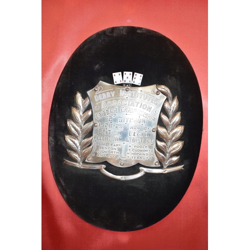 463 - EARLY 20TH CENTURY BRITISH LEGION INTEREST: - A LATE 20TH CENTURY DISPLAY CASE CONTAINING TEN OVAL V... 