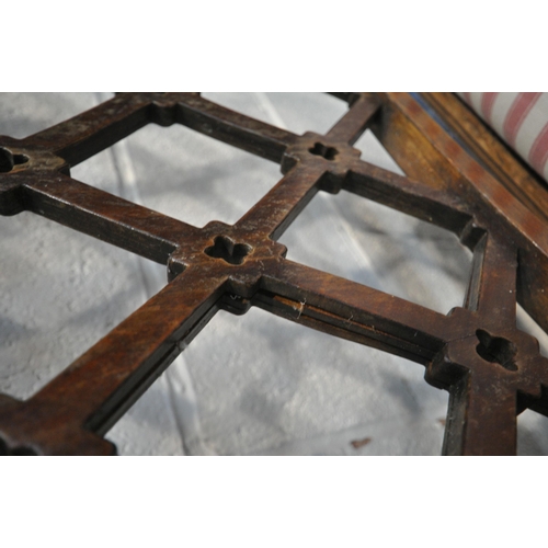 1211 - IN THE MANNER OF ROBERT MANWARING, A SET OF SIX MAHOGANY DINING CHAIRS, with serpentine top rail and... 