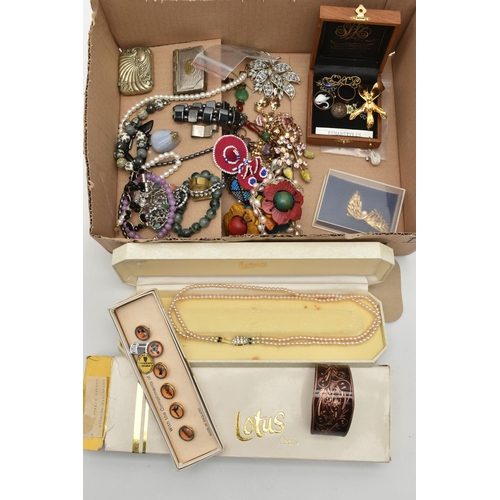 119 - A BOX OF ASSORTED COSTUME JEWELLERY, to include a boxed set of six Guinness dress studs, a pair of m... 