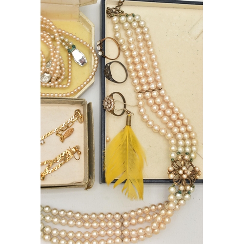 121 - A SELECTION OF COSTUME JEWELLERY, to include imitation pearl necklaces, three rings, three pairs of ... 