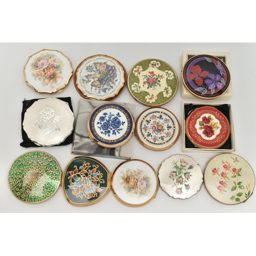 122 - THIRTEEN STRATTON POWDER COMPACTS WITH FLORAL DESIGNS TO THE COVERS, various shapes and sizes, mostl... 